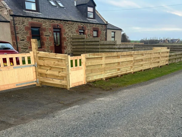 Glashieburn Timber Fence